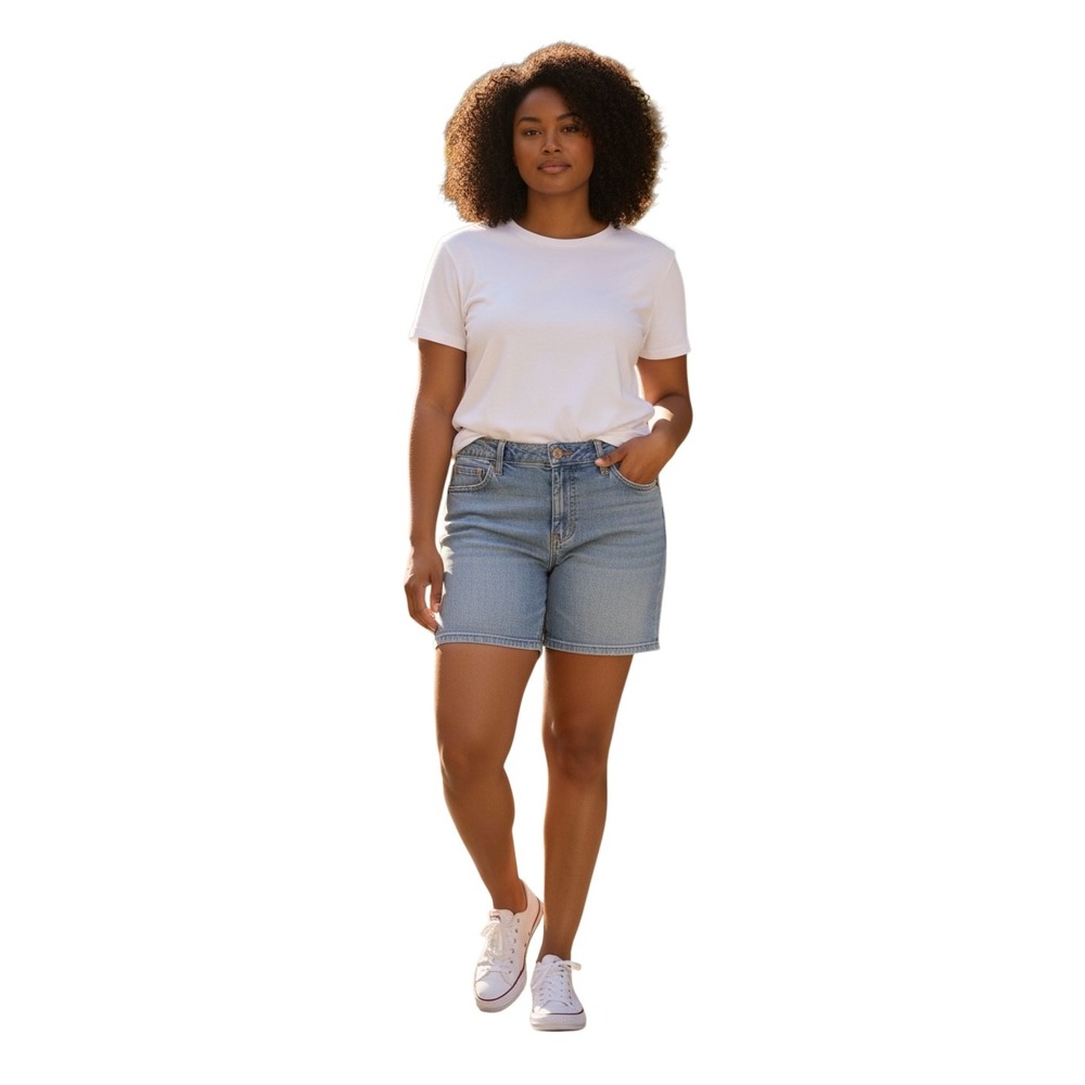 Signature by Levi Strauss Womens Light Wash Stretch Denim Shorts Size 14 Misses